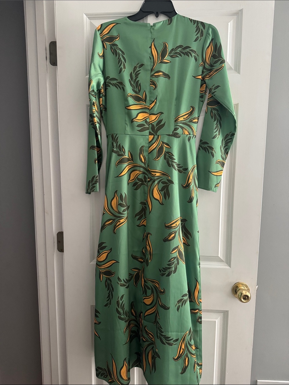 Alexia Admor Green Satin Midi Dress with Yellow Floral Print - Picture 4 of 6